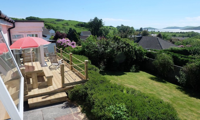 Rockcliffe Cottage | Tir Nan Og - a bungalow that sleeps 6 guests in 3 bedrooms
