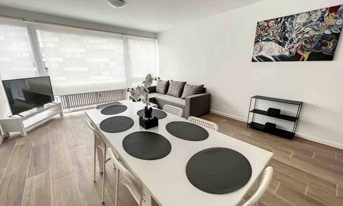 Charleroi Apartment | Tirou 5 center - train station - airport