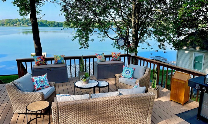 Howe House | 'Tis Our Cottage: Modern Lakefront clean lake quiet & relaxing Just off toll Rd