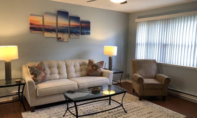 Conneaut Apartment | Tis' Time Getaway. Just a few blocks from beautiful Lake Erie!