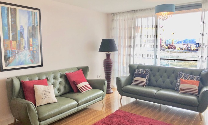 Titanic Quarter Apartment | TITANIC:150+ 5 Star Reviews for 7 Guests | 1min walk from Titanic history