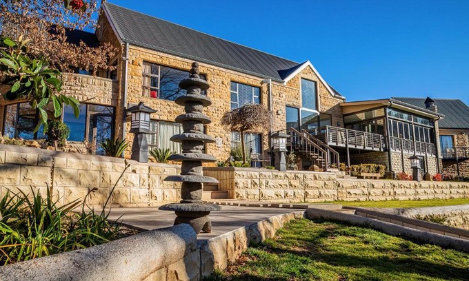 Clarens House | Titanic View - Place of Peace