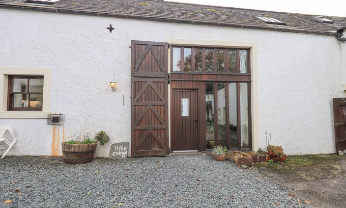Cockermouth Cottage | TITHE COTTAGE, family friendly, with a garden in Cockermouth