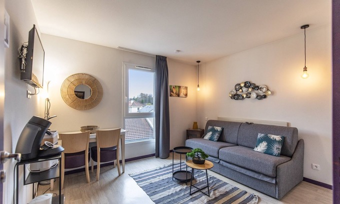 Lourdes Apartment | TITHOME 2 - Gare, centre ville, vue montagne et château