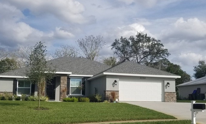 Titusville House | Titusville's Casi Casa - Centrally located in quiet Neighborhood