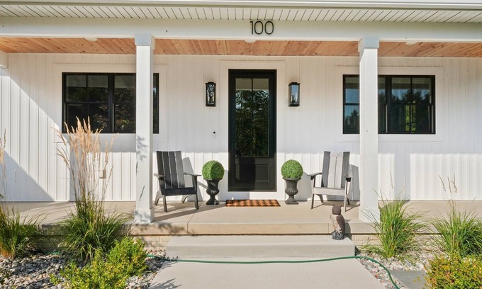 Leland House | TLC Cottage in Leland - New- sleeps 12!