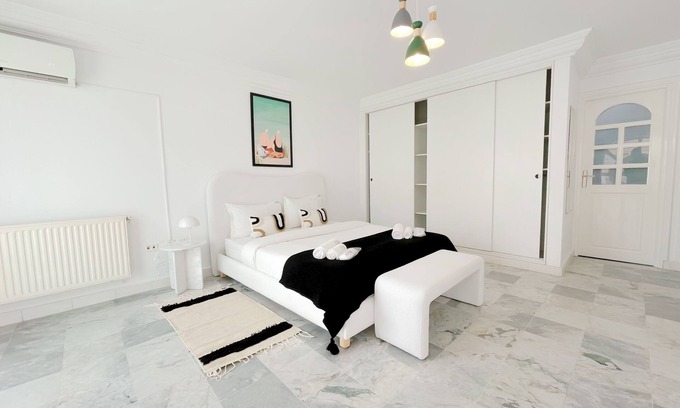 Amilcar Apartment | La petite maison: Charme en bord de mer