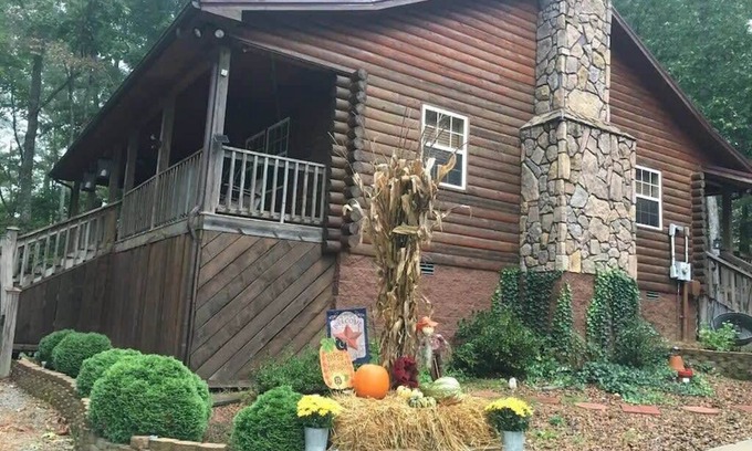 Spencer Cabin | TN State Parks Open! Hikes, Waterfalls, Firepits!
