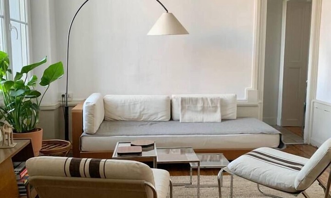 Sablon - Trudaine Apartment | To complete