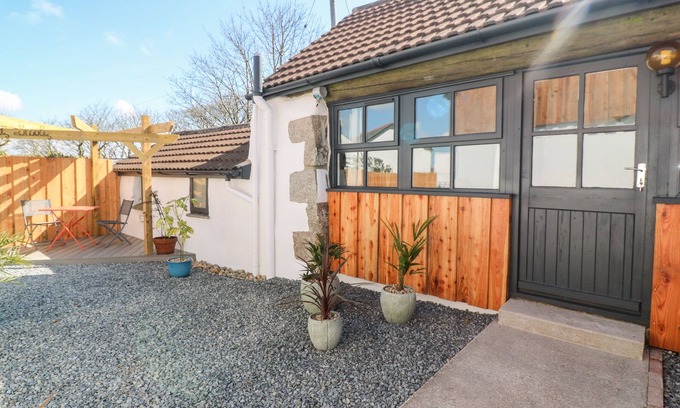 Mabe Cottage | TOADSTOOLS, pet friendly, character holiday cottage in Penryn