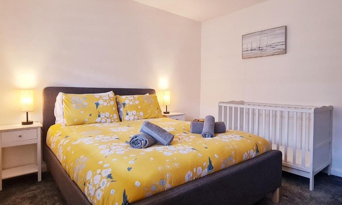 Ingoldisthorpe House | Tobijo Big Private Spacious Hideaway