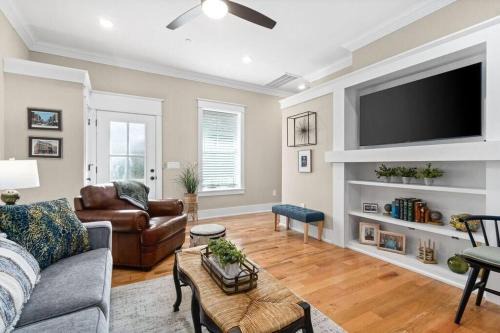 Clarksville House | Todd's Place in Downtown Clarksville (638 Madison St, #5)