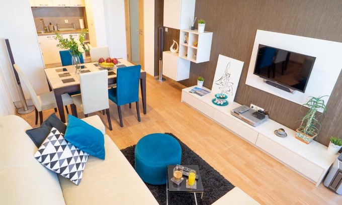 Hristo Botev Apartment | Todor Vlaykov Apartment, 10 min walk to Varna center
