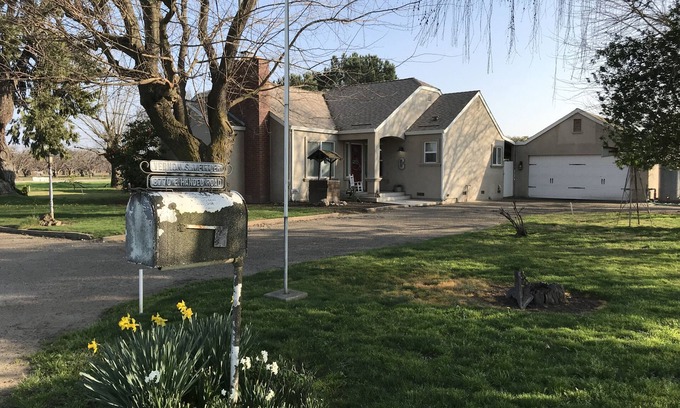 Victor House | Tokay Heritage House - Quiet Country Home in Lodi, CA