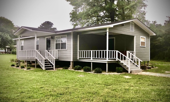 Hemphill House | Toledo Bend Lake House in Six Mile Community