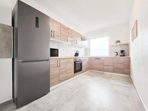 Rhein-Erft-Kreis District Apartment | Tolstov Apartments - 2 Room Apartments - Balcony - Kitchen - Washing machine - next to Cologne