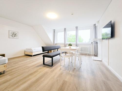 Buchholz Apartment | Tolstov Apartments - 3 Room Apartments - 25 min Messe DUS