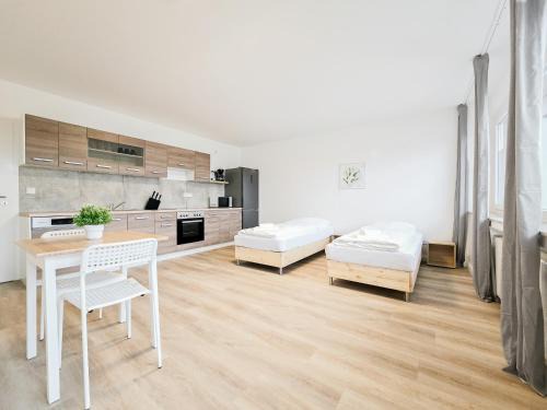 Buchholz Apartment | Tolstov Apartments - Studio Apartment with Balcony - 25 Min Messe DUS
