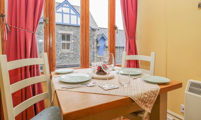 Ambleside Cottage | Tom Heights