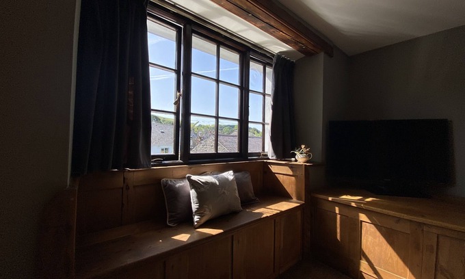 Tregaron Bed & Breakfast | Tom's of Tregaron