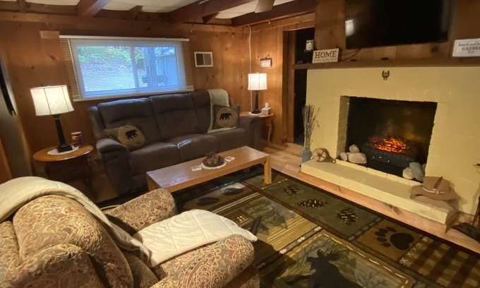 Irons Cabin | Toma trail cozy cabin , fish, hunt , ride or relax