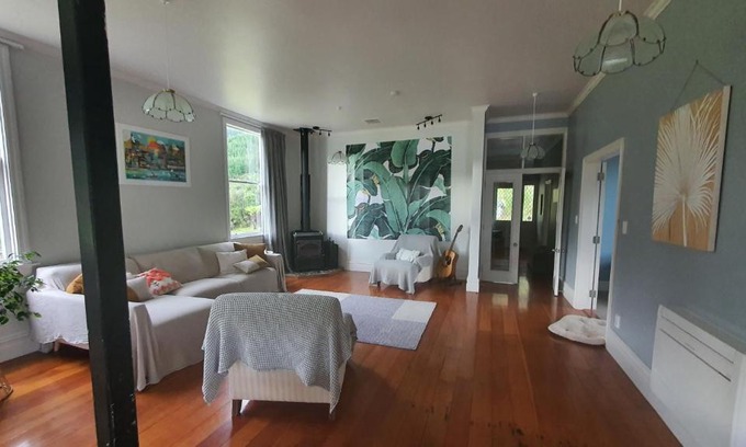 Lower Hutt Villa | Tōmairangi Homestead - Relocated semi-rural villa
