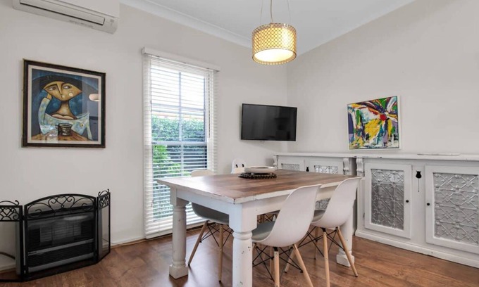 Wagga Wagga House | Tompson - Lush Garden, Pets Allowed