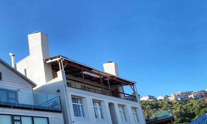 Herolds Bay House | Toms Cabin