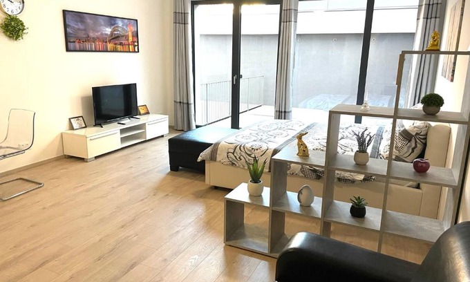 Prague 9 Apartment | TOMY Ng.
