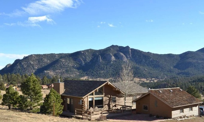 Carriage Hills House | Tonahutu - 2 bedroom home on 1+ acre