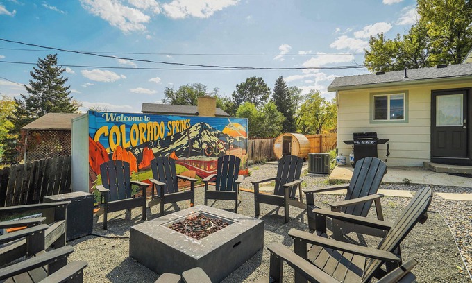 West Colorado Springs House | Tonka Valley! Hot Tub, Sauna & Putting Green