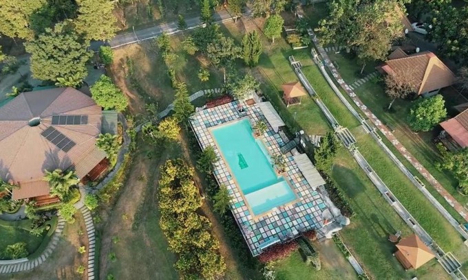Nong Nam Daeng Resort | TonSilp Art Home