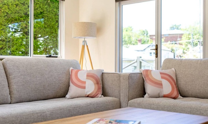 East Launceston House | Tookenburg Townhouse - prestige city fringe