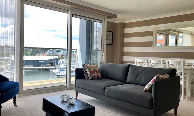 Ipswich Apartment | Toothbrush Apartments - Ipswich Waterfront - Anchor St