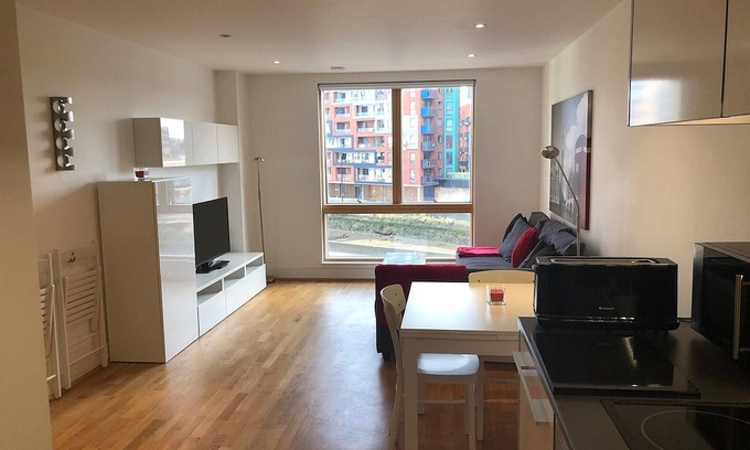 Ipswich Apartment | Toothbrush Apartments - Ipswich Waterfront - Quayside