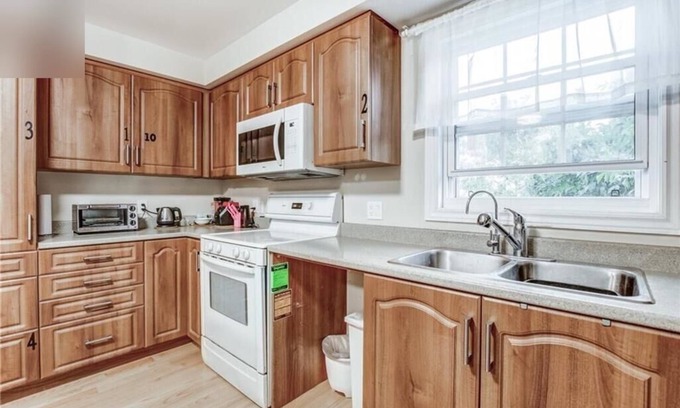 Welland House | Top Bedroom with Kitchenette 9