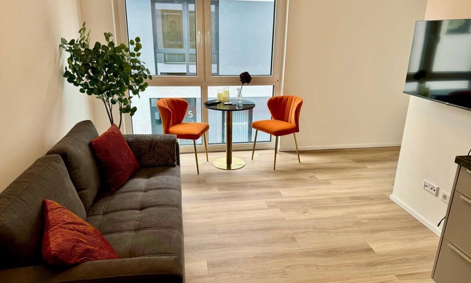 Rheindahlen-Land Apartment | *TOP DEAL* Luxury Apartment with Kitchen