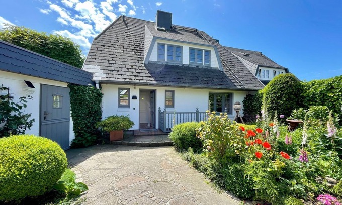 Tinnum Apartment | Top floor, 50sqm for up to 2 persons - Haus Thomsen
