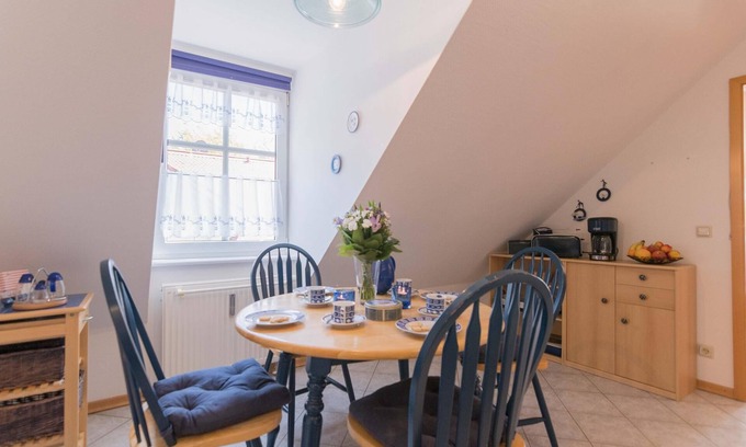Ostseebad Wustrow Apartment | Top floor apartment 3.4 in Haus zum Strand in the Baltic seaside resort of Wustrow