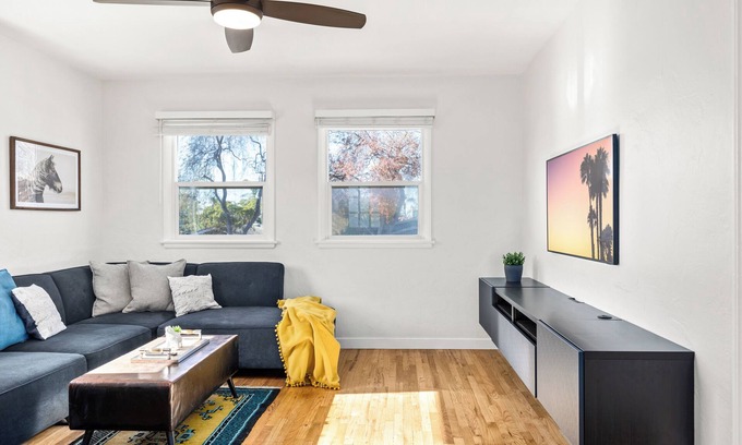 Zaferia Apartment | Top Floor Apt w/ Desk Space , 1-BR w/ Work Area and Full Kitchen