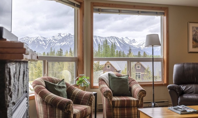 East Kootenay Condo | Top Floor Condo | Incredible Mountain Views | 3 Beds | Portable AC