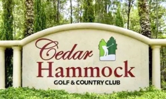 Naples Condo | Top Floor Condo with Panoramic View of Golf Course & Lake