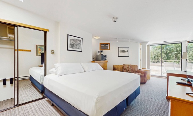 West End Cabin | Top-floor, Main Street gem with pool & hot tub - walk to lifts