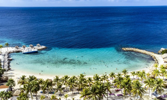 Sint Michiel Apartment | Top Floor Seaview Blue Bay Apt next to beach and golf course