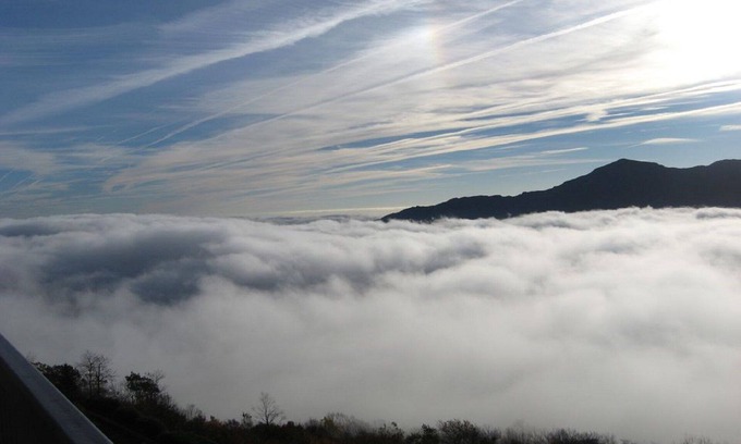 Sugar Mountain Condo | TOP FLOOR SugarTop Condo! Grandfather Mtn Sunrises! Indoor Pool & 2 Hot Tubs