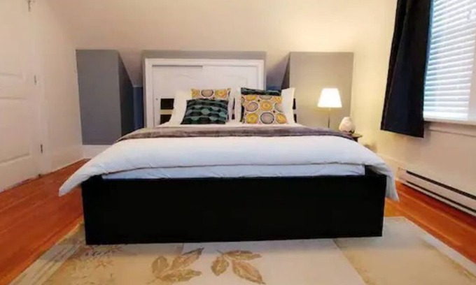 Hastings House | Top Floor View Suite at Center Location by PNE