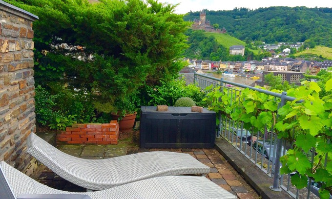 Cochem Apartment | Top location with a panoramic view of the old town, Moselle, vineyards and castle Cochem