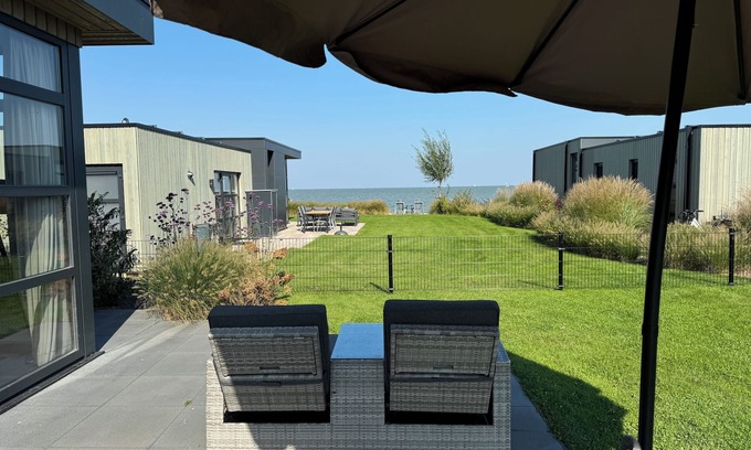 Enkhuizen House | Top modern chalet Sonnenplätzchen, large garden on the IJsselmeer - NEW with fen
