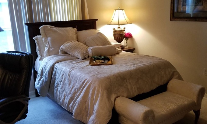 Deltona Lakes Bed & Breakfast | Top Notch Villa/Bed And Breakfast