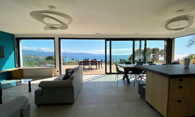 Sagone House | Top-of-the-range villa with secret passage, splendid sea view and heated pool.